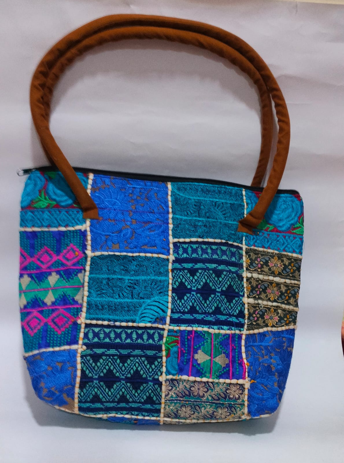 Blue Multicolor Patchwork Banjara Shells Canvas Tote Bag with Pink Tassels – Boho Zipper Shoulder Bag