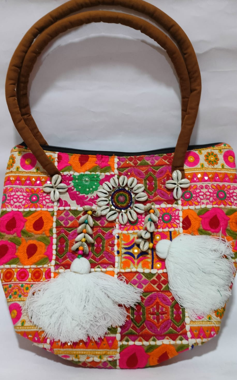Cream Patchwork Banjara Shells Canvas Tote Bag with White Tassels – Boho Zipper Shoulder Bag